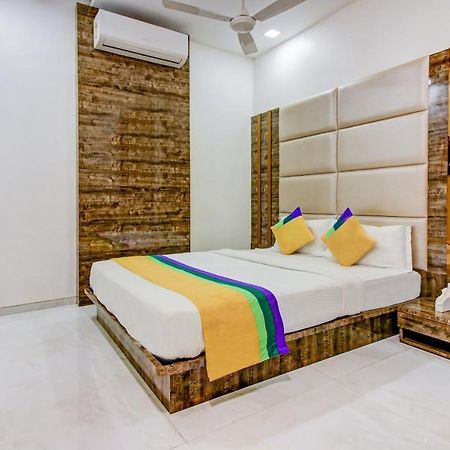 Hotel Magnet Terminal-2 Мумбаи Экстерьер фото