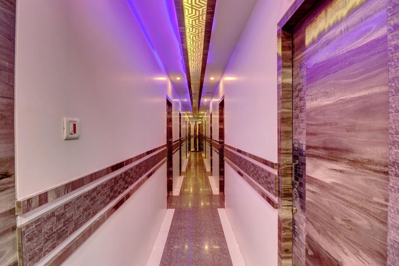 Hotel Magnet Terminal-2 Мумбаи Экстерьер фото