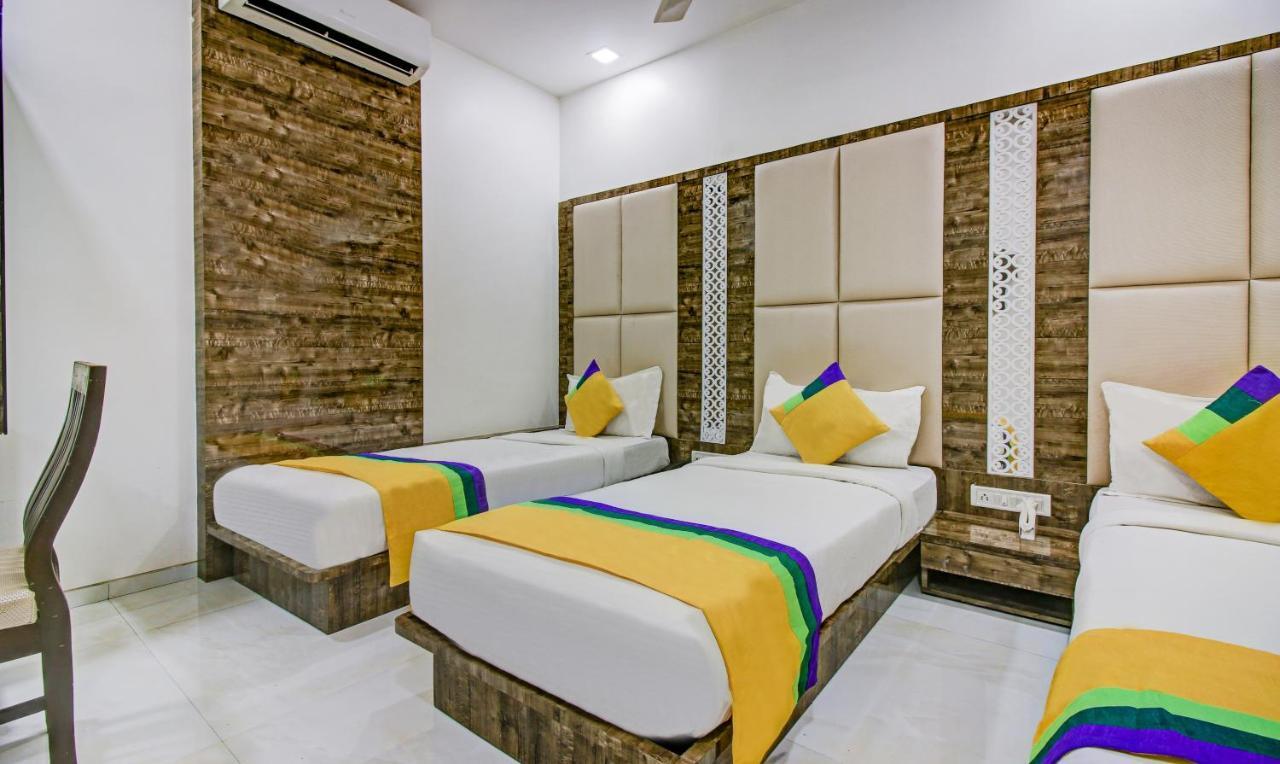 Hotel Magnet Terminal-2 Мумбаи Экстерьер фото