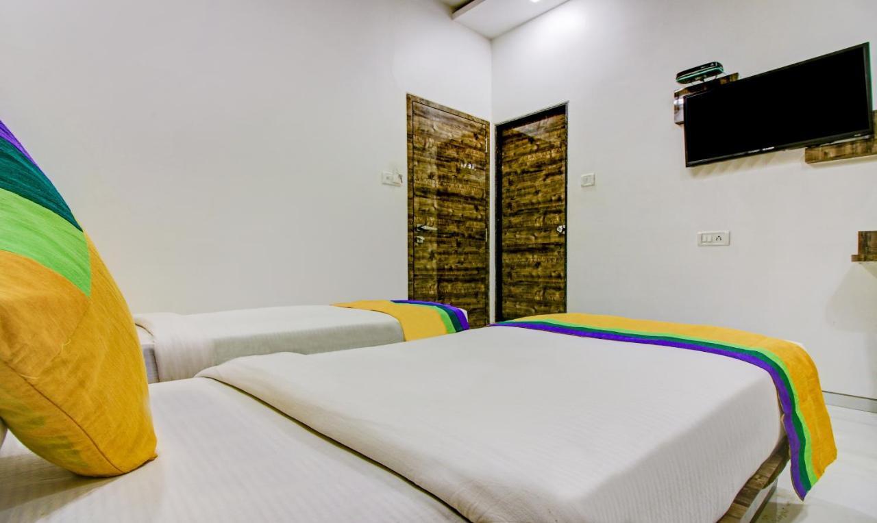Hotel Magnet Terminal-2 Мумбаи Экстерьер фото